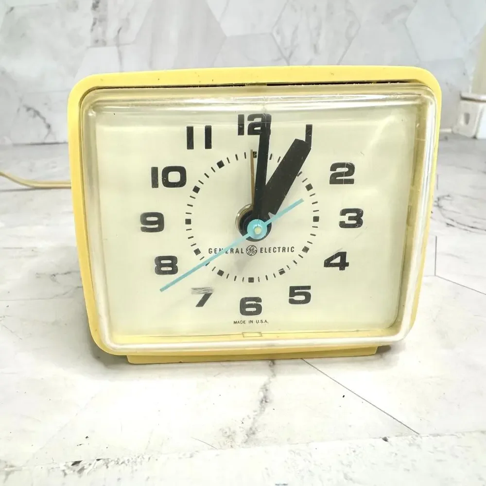 Vtg General Electric Alarm Clock 7369A Off White MCM Teal 2nd Hand GE WORKS